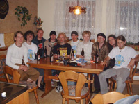 Der Tourtross (reduziert auf die bühnenaktiven Mitglieder)