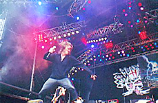 Regenmacher: Bernhard Weiss von Axxis