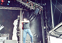 Verstärkung für Hirax durch Jack Starr