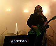 Soulfly-Max im Gegenlicht