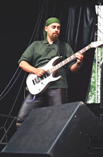 Falconer: Stellplatz Gitarre 1