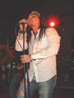 Der Sänger von Random Eyes