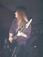 Ein ebenbürtiger Ersatz: Tim Thomas an der Gitarre