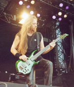 Im Grunde selbst ein Star: Steve DiGiorgio - hier im Rahmen seines Auftrittes mit Sebastian Bach (letztes Jahr noch mit Testament an gleicher Stelle)