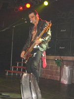 Chuck Garric am Bass