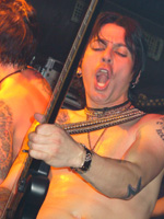 Voller Einsatz im Namen des Rock'n Roll: Michael Thomas