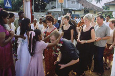 Empfang für die Großenhainer Gäste: mit Blumenkränzen.