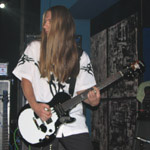 Das Talent liegt offensichtlich in der Famile: Tony Martins Sohn (!) an der Gitarre