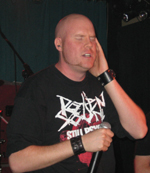 Der Scar Symmetry-Sänger konzentriert sich