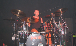 Wie der Vater, so der Sohn: Lee Agnew am Schlagzeug