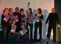 Die Teilnehmer des Projekts 'Frieden hat ein Gesicht!' Laura Jentzsch, Hannah Just, Anne Jurisch, Paul Zschocke, Anika Dornblut, Juliane Franke, Clara-Anne Bünger, Ina Beu, Dr. Thomas Feist vlnr.