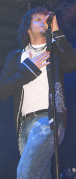 Dass es von Herzen kommt, was Jeff Scott Soto auf der Bühne machte, war deutlich sicht- und hörbar!