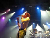 Von einer Interimslösung zum festen Bandmitglied; und dazu immer im rechten Licht!