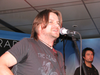 Man beachte das T-Shirt! Heut' abend ging's nicht ganz so wild zu.