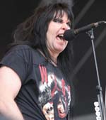 Hatte wie immer ein T-Shirt mit einer Fratze von sich selbst an: Blackie Lawless
