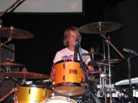 Und der Schlagzeuger von PURE REASON REVOLUTION