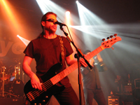 Zu erkennen, nachdem er die Sonnenbrille abnahm: Eddie Jackson