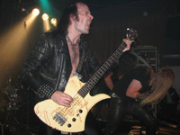 Gast-Bassist Erik 'The Tyrant' Gustavson