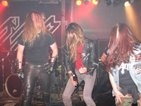 Die Bühne ist eröffnet: Baby, schüttel dein Haar für mich!!!