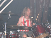 Der Schlagzeuger der Dampframme