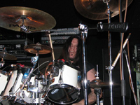 Und wer fehlt noch? Klar, der Drummer: Stian Kristofferson