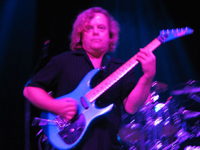 Guckt meistens miesepetrig: Gitarrist Ian Crichton