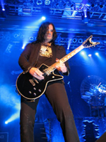 Sein Gegenpart Sascha Gerstner dafür im rechten Licht