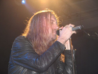 Heute wieder einmal etwas schlecht gelaunt: Nick Holmes, Sänger von Paradise Lost