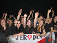 ... und seine Fans in der 1. Reihe!