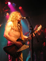 Der Frontman von Five Fifteen