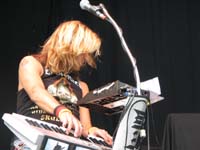 Gekipptes Keyboard und ein Deutschland-Schweißband: das kann nur Henning Wanner sein!