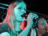 ... und die Sängerin von CIRCUIT VISION