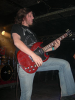 Der Sepentcult-Gitarrist