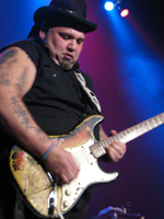 Mann-o-Mann, die Gitarre hat auch schon einiges mitgemacht!