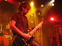 Doro-(Ersatz?-)Gitarrist Bas