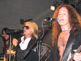 Wer nicht mitsingt, fliegt raus!