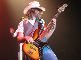 Robert Kearns am Bass