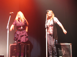 Die 'Honkettes': Dale Krantz-Rossington und Carol Chase