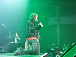 Auch mit Niederknien vor den (Nicht-) Fans wurde die Stimmung nicht besser ...