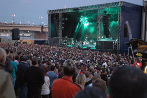 Die Bühne am Elbufer