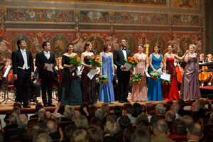 Alle Finalisten auf der Bühne der Semperoper