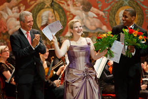 Die Siegerehrung mit Sachsens Ministerpräsident Stanislaw Tillich (links)