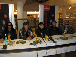 Pawel, Mathias, Klaus, Rudolf und James am 11.11. in Mannheim