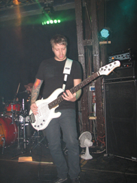 Und der neue Bassist von REDEEM