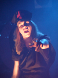 Einer der beiden Helfer von Dr. Met