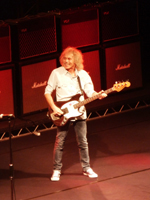 Alan Lancaster strahlt!