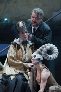 Fricka (Kathrin Göring), Wotan (Markus Marquardt) & Tänzer