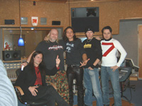 Der anwesende Teil der Band samt Produzent Siggi Bemm