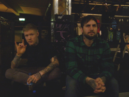 links: Hallgeir Skretting Evoksen (Gesang), rechts: Tommy Svela (Gitarre)