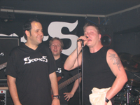 Die beiden Sänger von Scenes friedlich vereint on stage